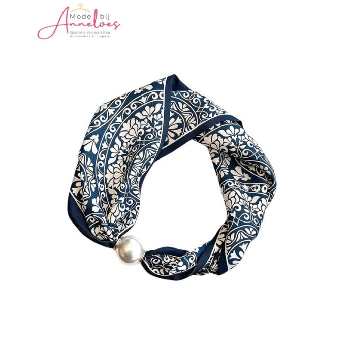 Halssjaal blauw ecru met parel sluiting 544
